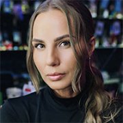 Софи Комарова