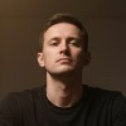 Адриан Новак